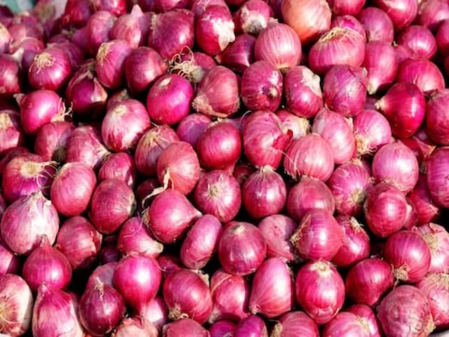 Onion Stock प्याज और न रुलाए सामान्य मानसून से राहत कीउम्मीद